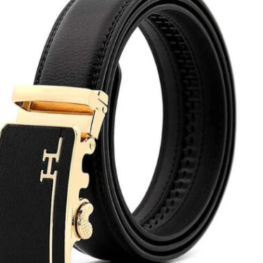 Clutch cầm tay: Hot trend thời thượng tỏa sáng những buổi tiệc