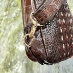 Túi đeo trước dây kéo giữa-đen