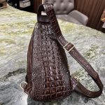 Túi đeo trước dây kéo giữa-đen